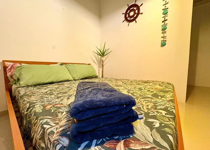 Sliema Air Conditioned Room With Ensuite Bathroom