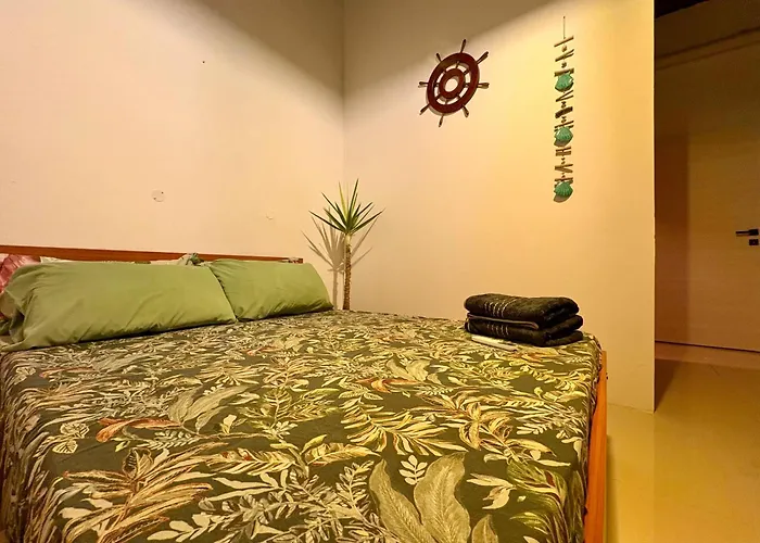 Sliema Air Conditioned Room With Ensuite Bathroom