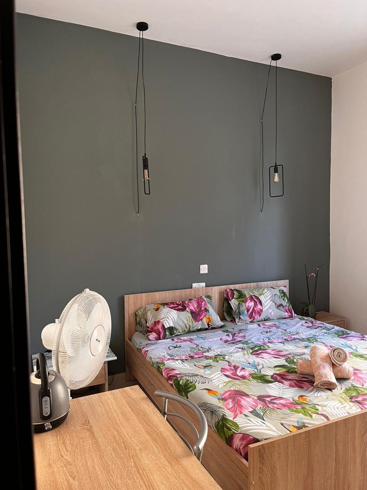 Sliema Air Conditioned Room With Ensuite Bathroom Homestay